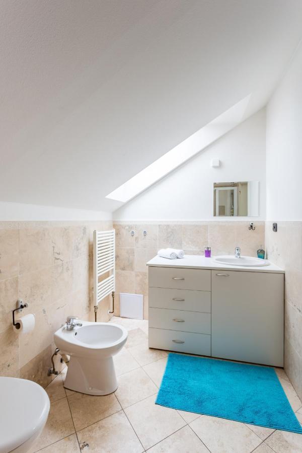 Central 3Bdr Penthouse With Terrace&Ac Prague Exterior photo
