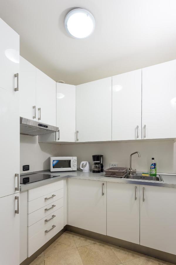 Central 3Bdr Penthouse With Terrace&Ac Prague Exterior photo