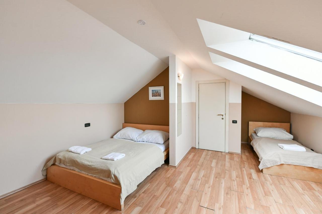 Central 3Bdr Penthouse With Terrace&Ac Prague Exterior photo