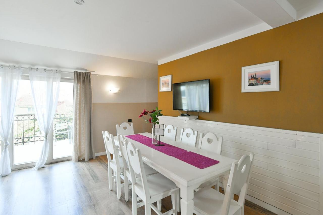 Central 3Bdr Penthouse With Terrace&Ac Prague Exterior photo