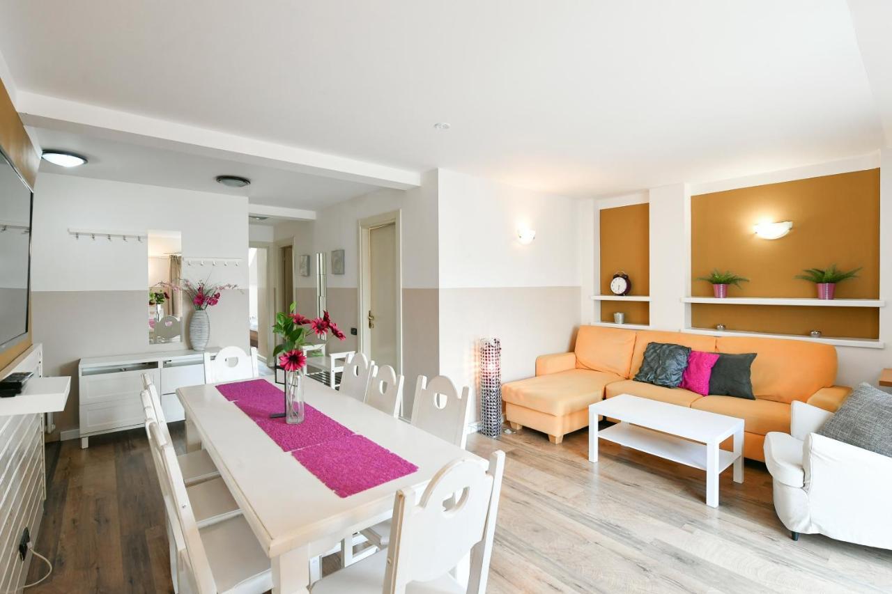 Central 3Bdr Penthouse With Terrace&Ac Prague Exterior photo