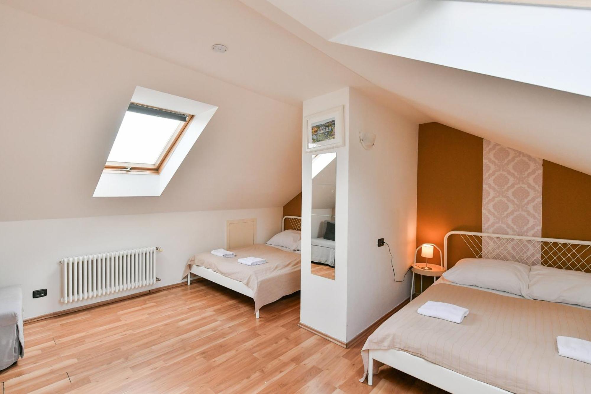 Central 3Bdr Penthouse With Terrace&Ac Prague Exterior photo