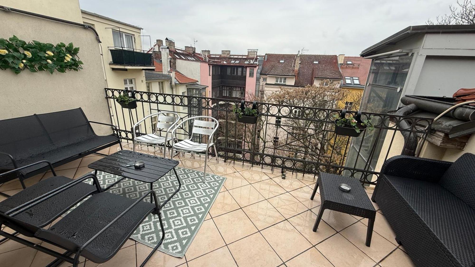 Central 3Bdr Penthouse With Terrace&Ac Prague Exterior photo