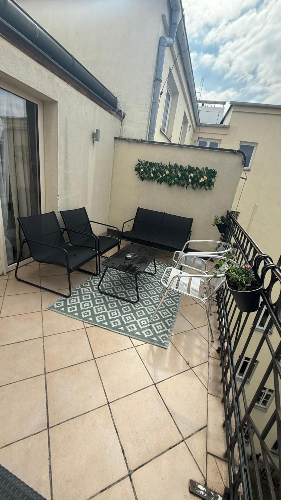 Central 3Bdr Penthouse With Terrace&Ac Prague Exterior photo